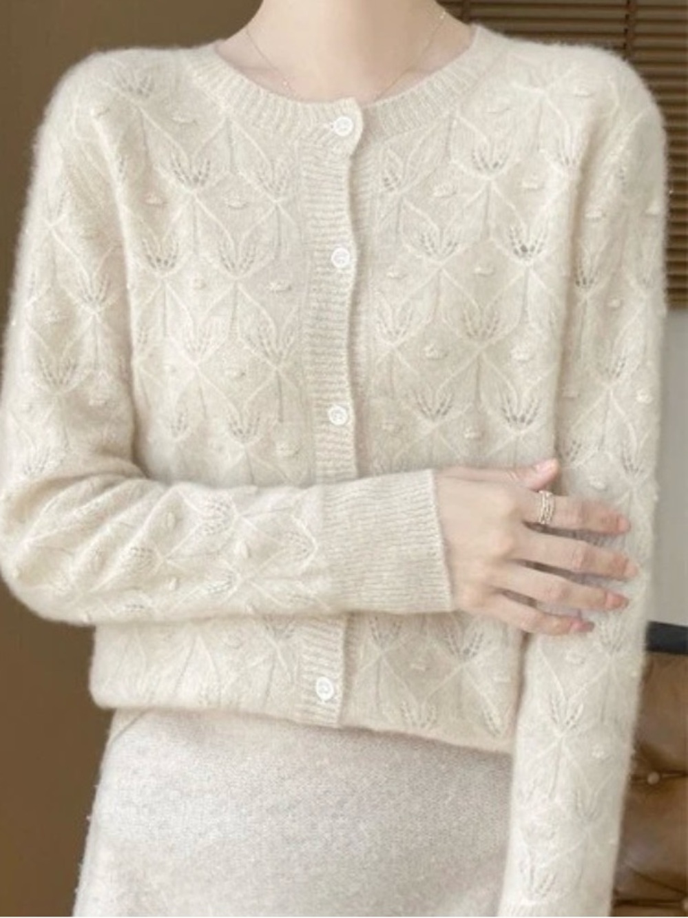 100% Merino Wool Pointelle Knit Cardigan Sweater Cream Leaf - Picture 12 of 12